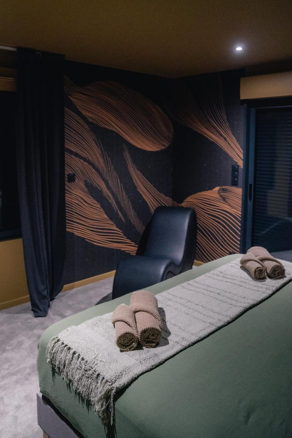 Proche de Rennes, La luxueuse Suite Joséphine, jacuzzi et sauna privatif, loveroom bien être Villa in Brittany
