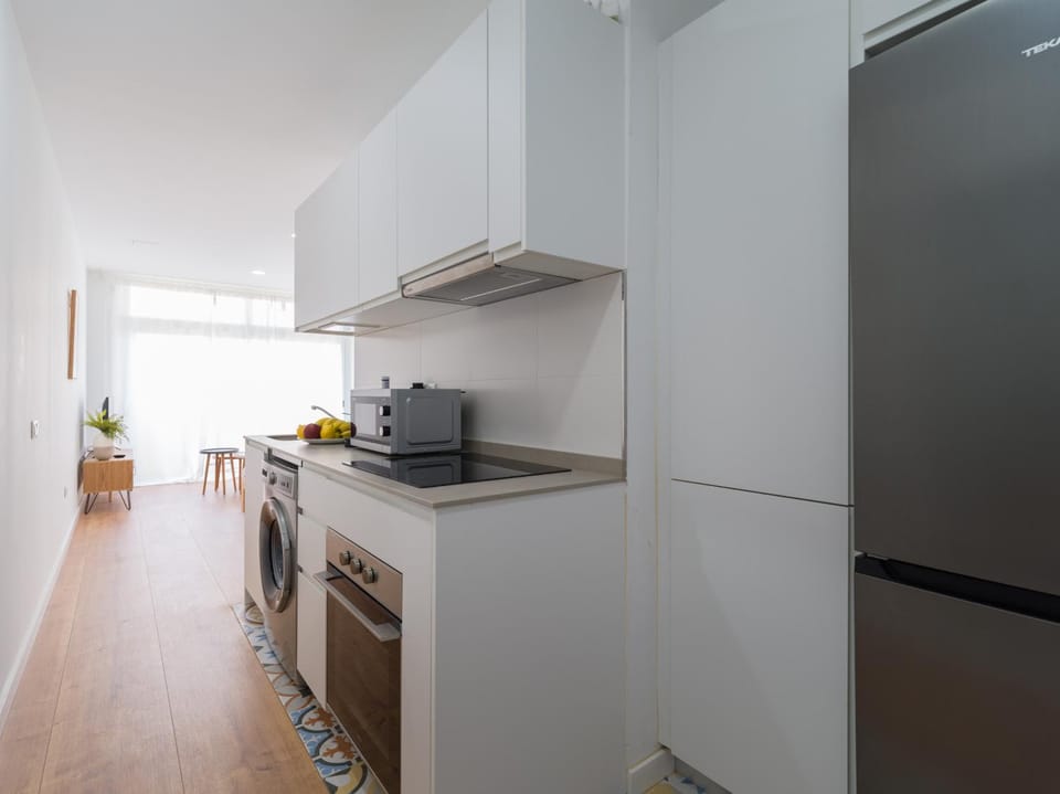 Kitchen or kitchenette, oven