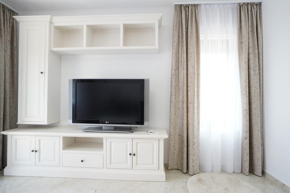Communal lounge/ TV room, TV and multimedia