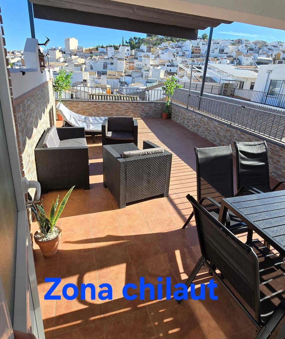 Property building, Balcony/Terrace, Living room