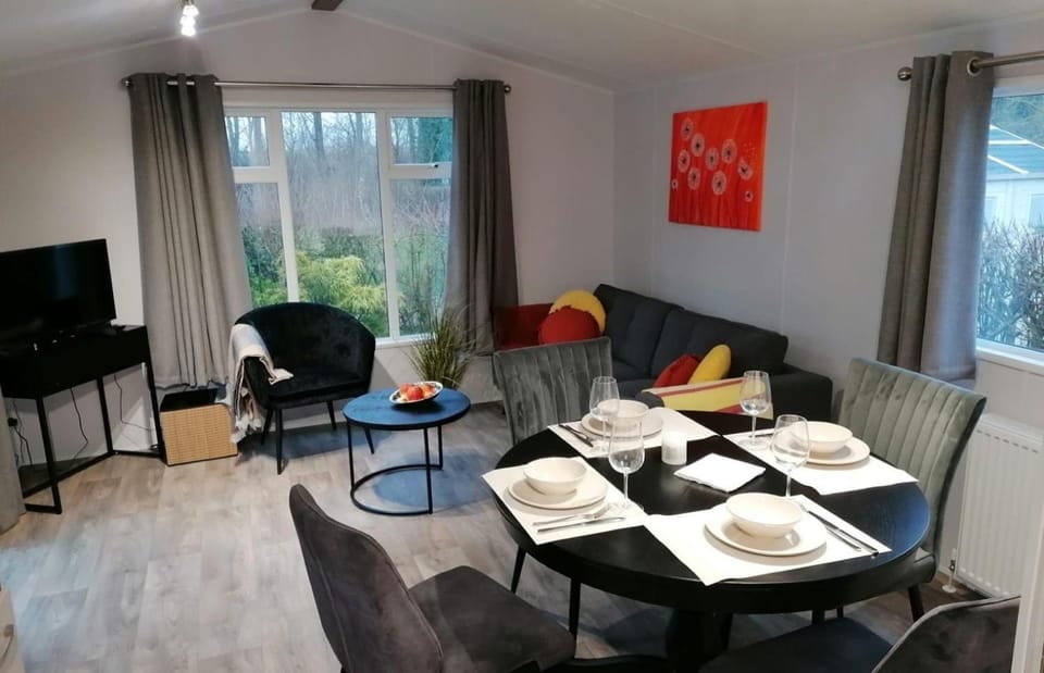 Communal lounge/ TV room, Living room