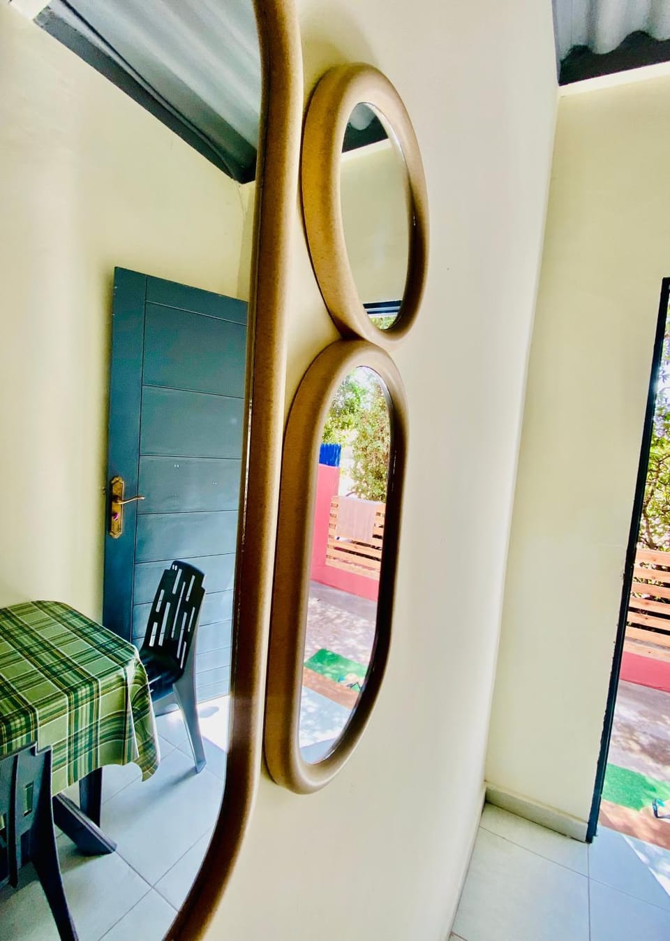 Patio, Living room, Seating area, Dining area