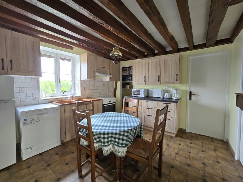 Coffee/tea facilities, Kitchen or kitchenette, dishwasher, microwave, oven, toaster