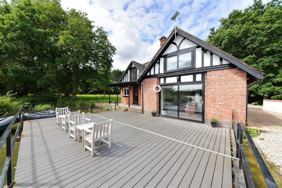 The Boathouse House in Lichfield