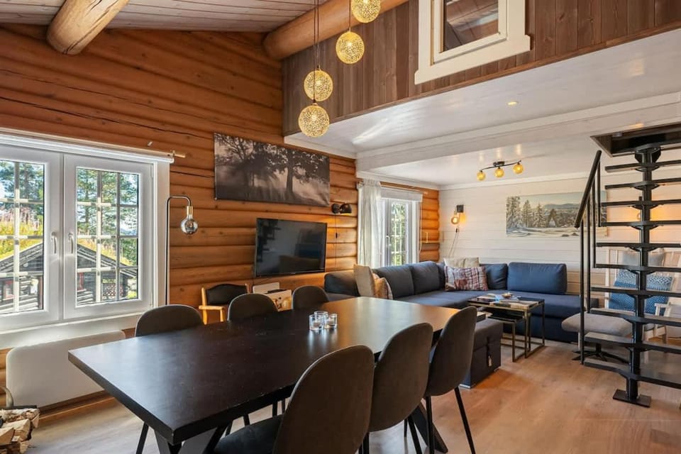 Living room, Seating area, Dining area