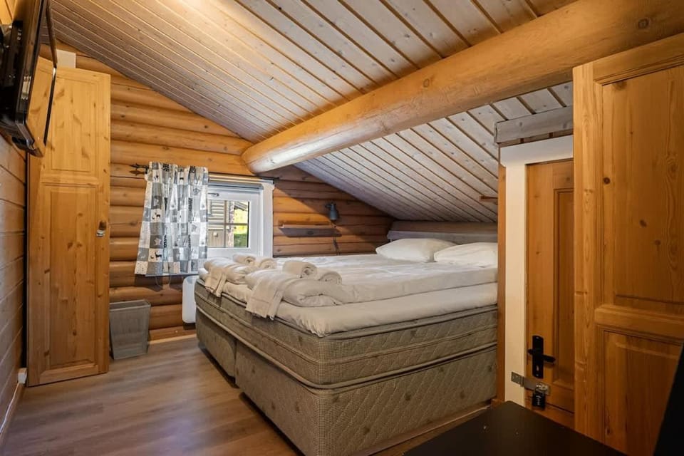 Bed, Photo of the whole room, Bedroom, towels, wardrobe