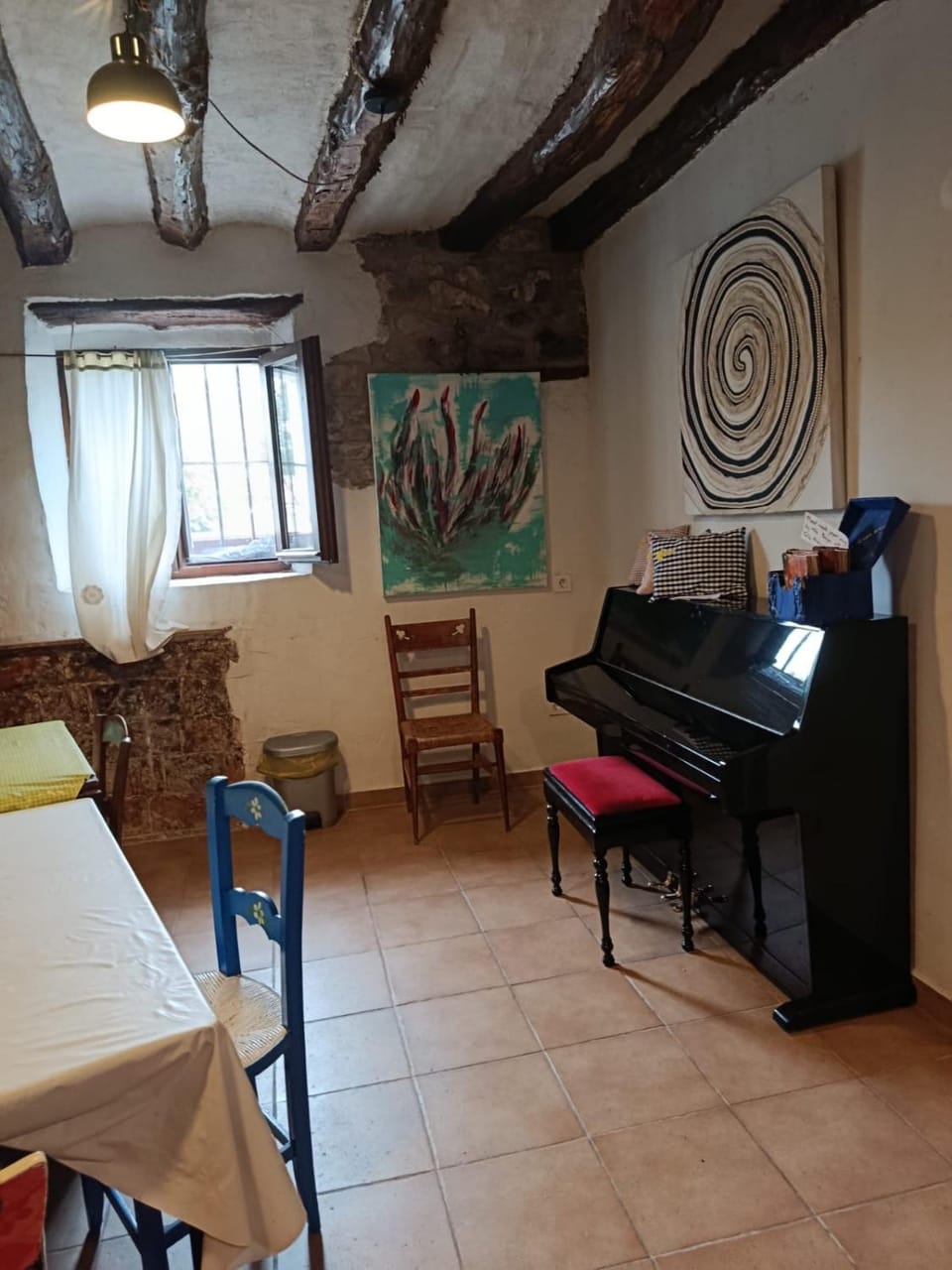 Communal lounge/ TV room, Living room, Dining area