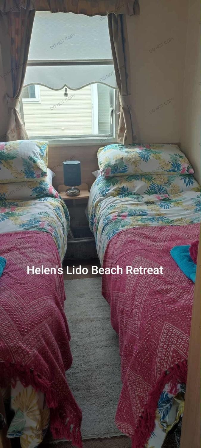 Helen's Lido Beach Retreat Apartment in Prestatyn