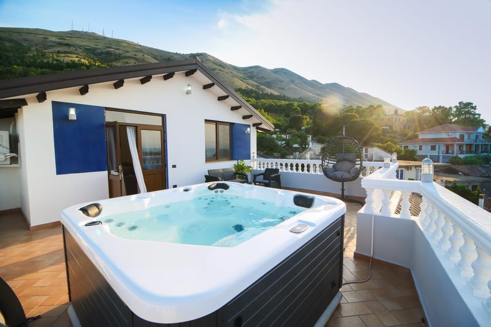 Hot Tub, Mountain view