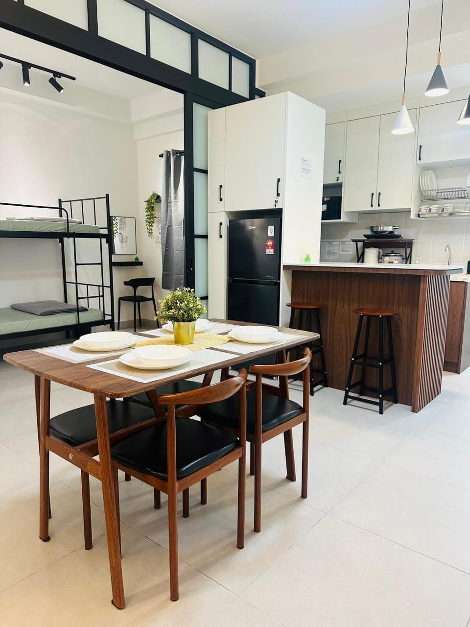 Kitchen or kitchenette, Dining area, dishwasher
