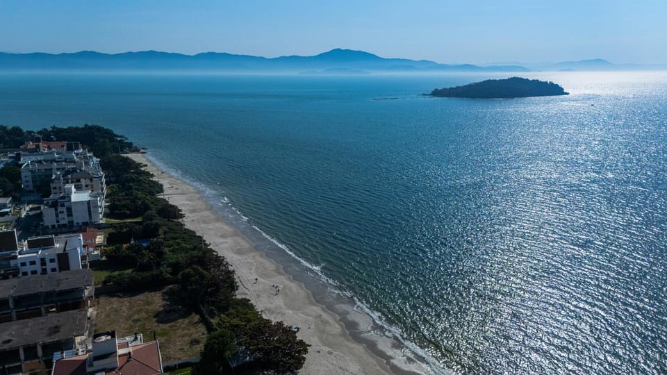 C174 Apartamento à beira mar de Canasvieiras Apartment in Florianopolis
