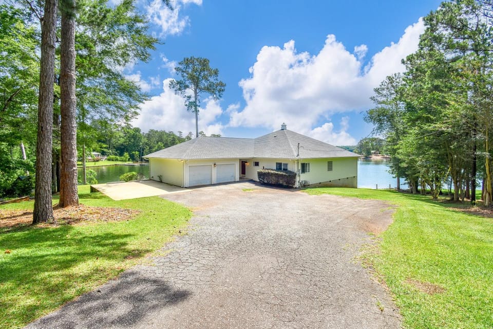 Point Of View House in Lake Martin