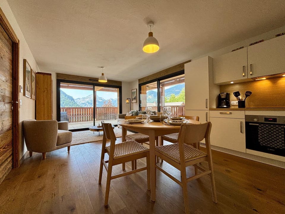 Living room, Seating area, Dining area, kitchen