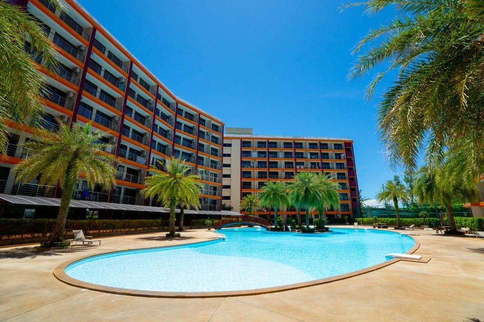 Swimming pool, Swimming pool