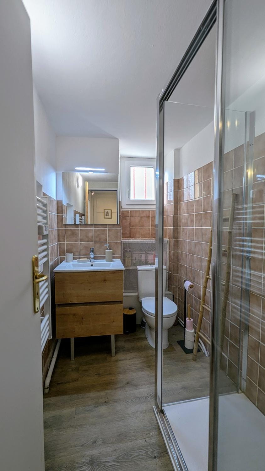 Shower, Toilet, Bathroom