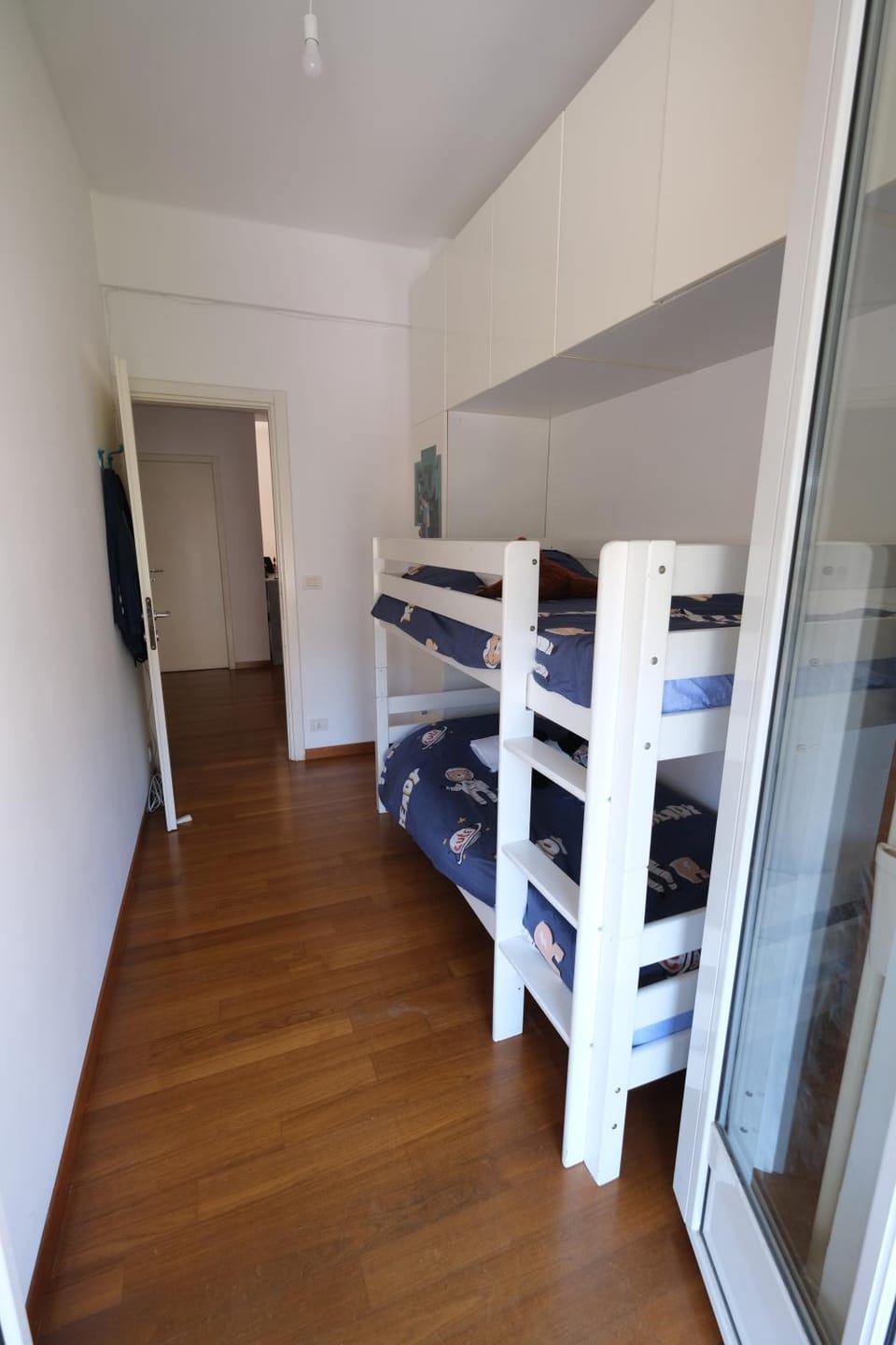 Bed, Photo of the whole room, Bedroom, bunk bed
