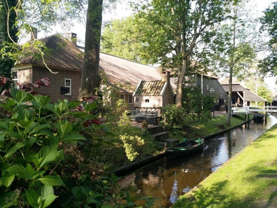 De Kazerne - Kiersche wijde Bed and Breakfast in Wanneperveen