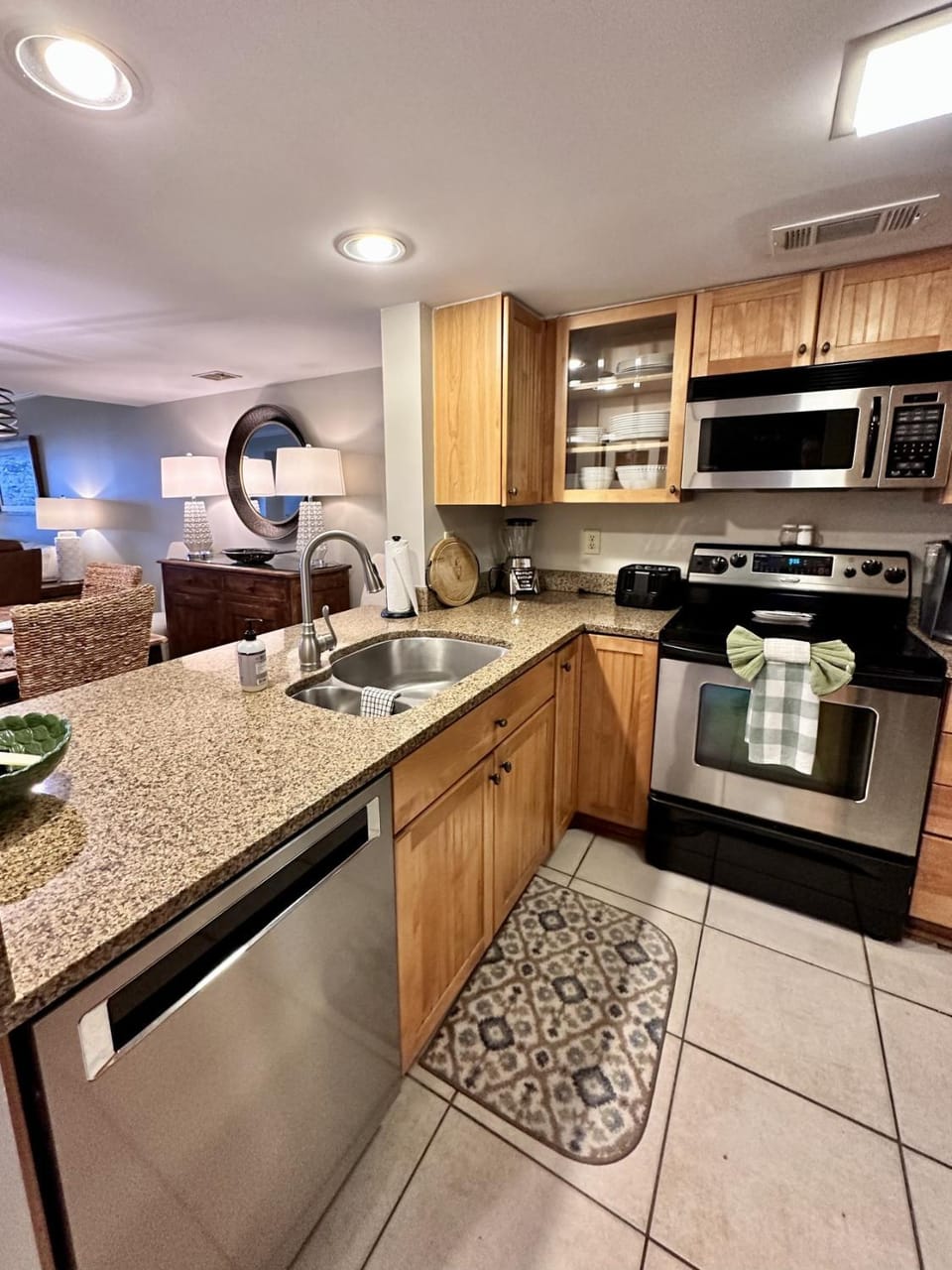 Amelia Surf and Racquet Club Condo - Ocean Front - 6th Floor - Pools - Tennis Courts - Sleeps 8 House in Amelia Island