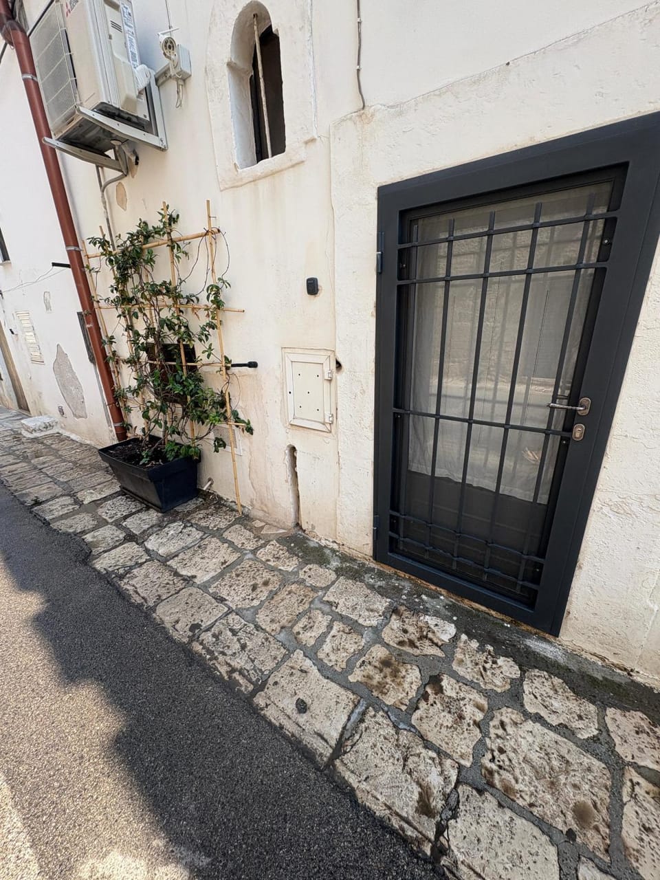 Property building, Street view