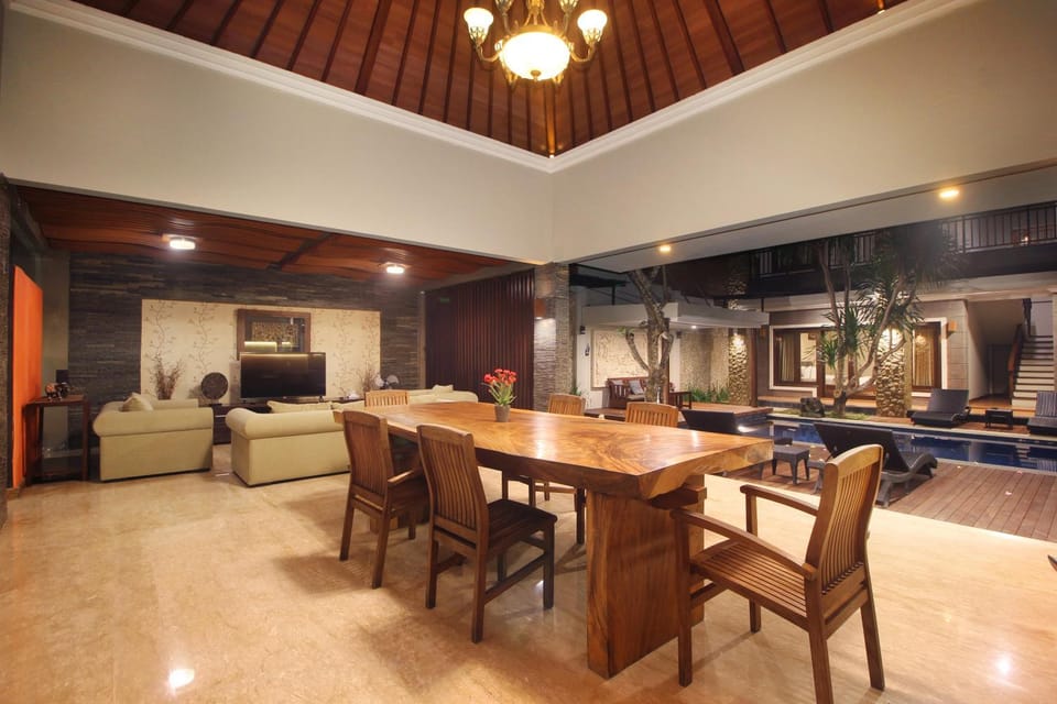 Dining area, furniture