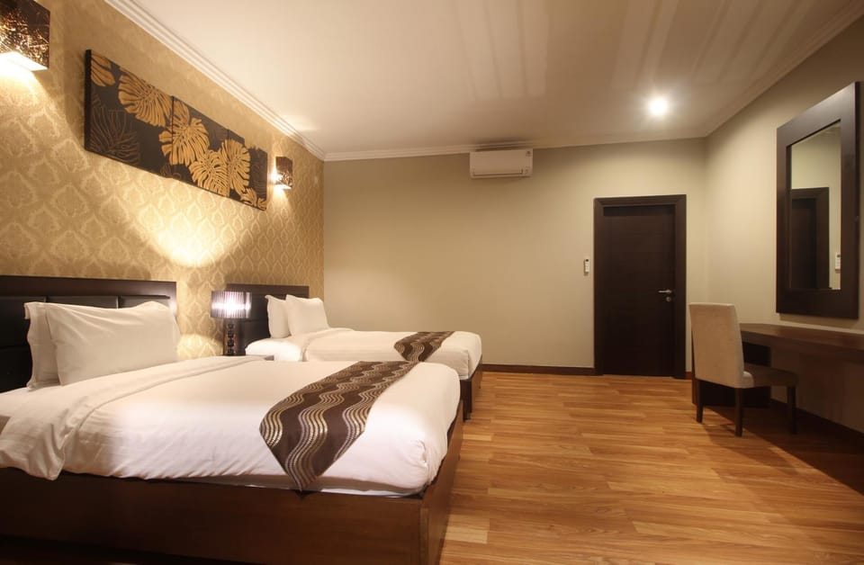 Bed, Photo of the whole room, Bedroom, wardrobe, air conditioner