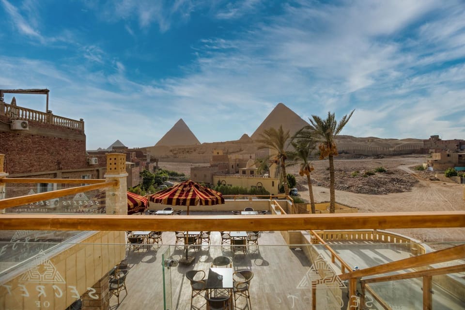 Nearby landmark, Restaurant/places to eat, Day, Natural landscape, Breakfast
