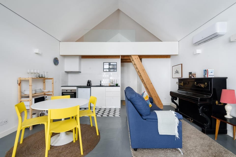 Cool Alegria Loft Mezzanine Retreat Apartment in Porto