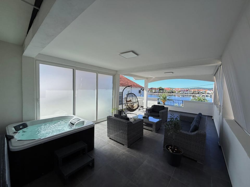 Balcony/Terrace, Balcony/Terrace