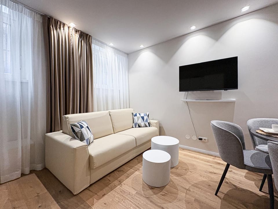1 BDR - Apartment Emerald, right near Schönbrunn Palace Apartment in Vienna