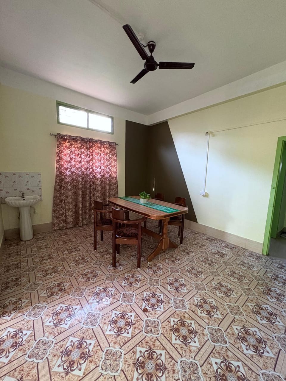 Kuwoli AC unit Apartment in India