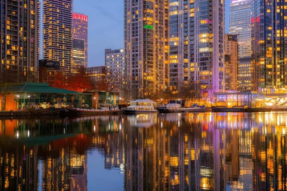 Designer Flat 4Bed Flat by River - Free Parking Apartment in London