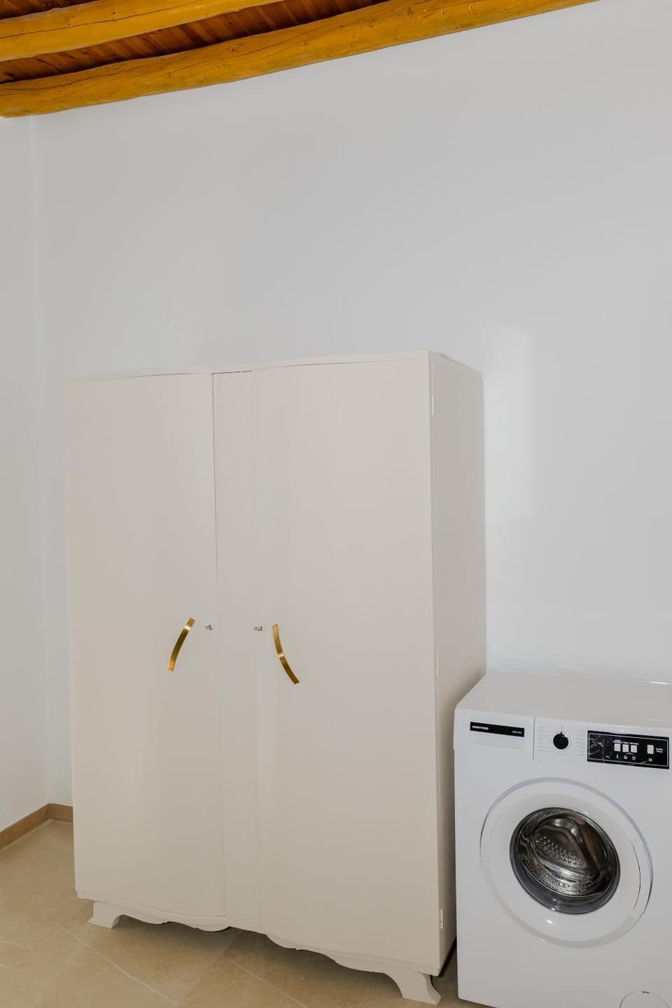wardrobe, washing machine