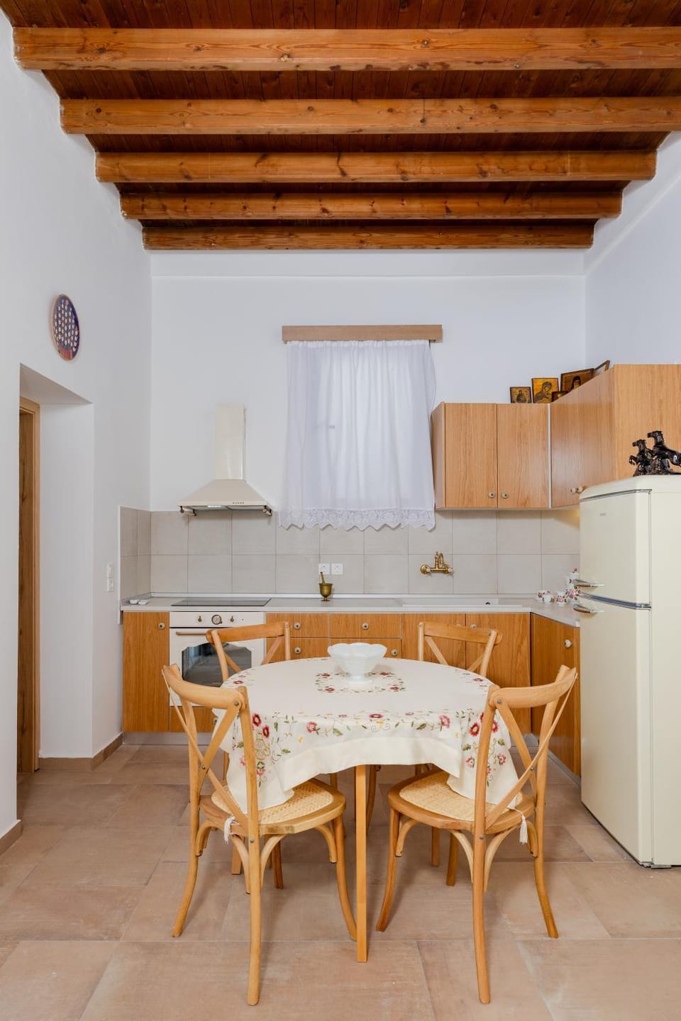 Kitchen or kitchenette, Dining area, oven, stove