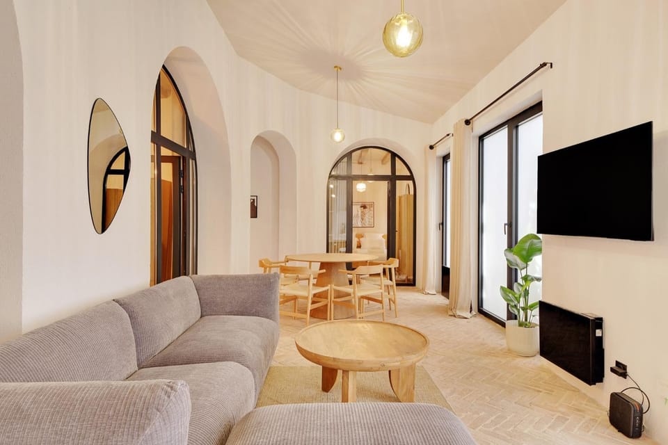 Communal lounge/ TV room, TV and multimedia, Living room, Seating area