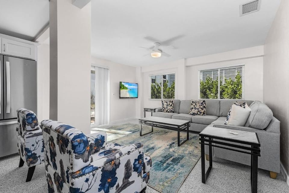 50 Starfish Shack- 3BR 2BA Pool Home! home House in Estero Island