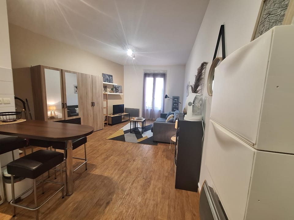 Living room, Dining area
