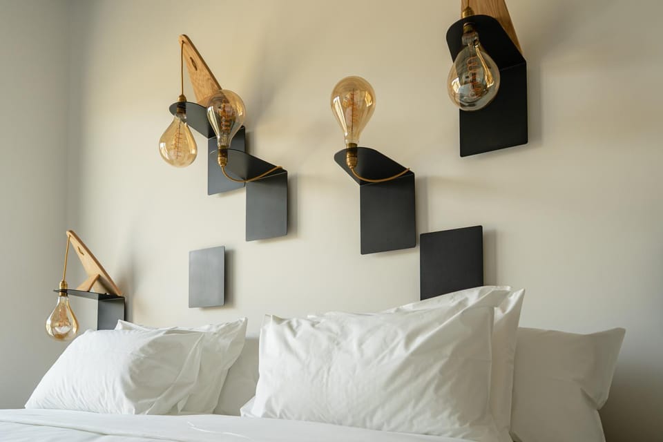 Bed, Photo of the whole room, Decorative detail, Bedroom