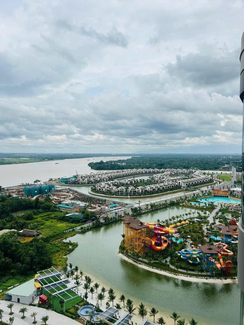Bird's eye view, River view