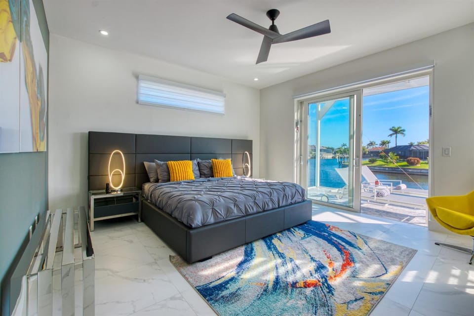 VRCC Villa Alany- Luxury Getaway- lastminute deals House in Cape Coral