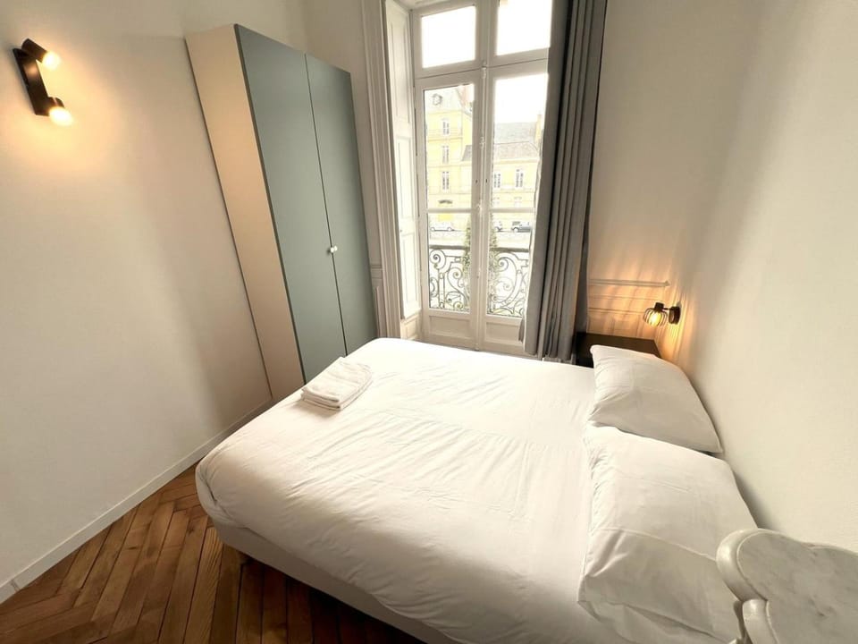 LAMENNAIS DROITE - Appartement Rennes 6P Apartment in Rennes