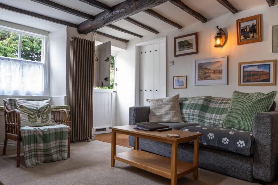 Cosy Cottage House in Derbyshire Dales District