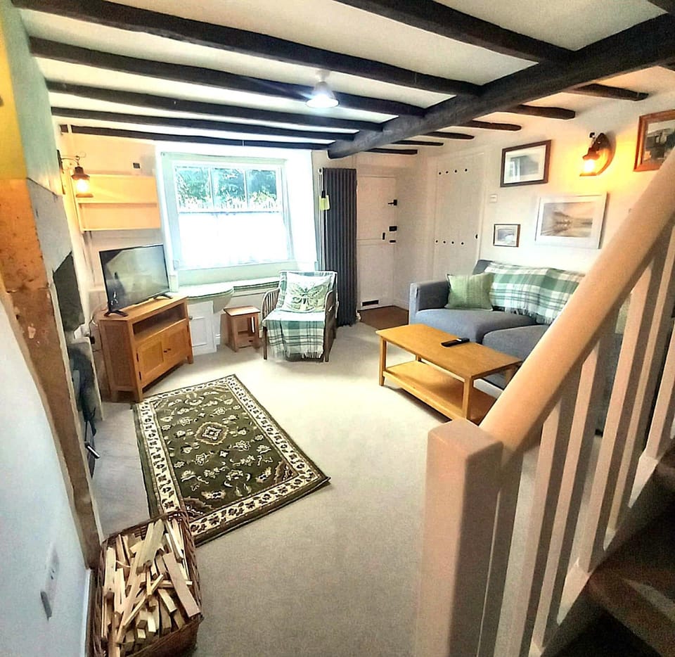 Cosy Cottage House in Derbyshire Dales District