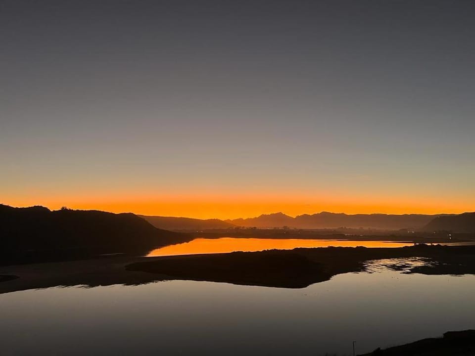 Nearby landmark, Natural landscape, Lake view