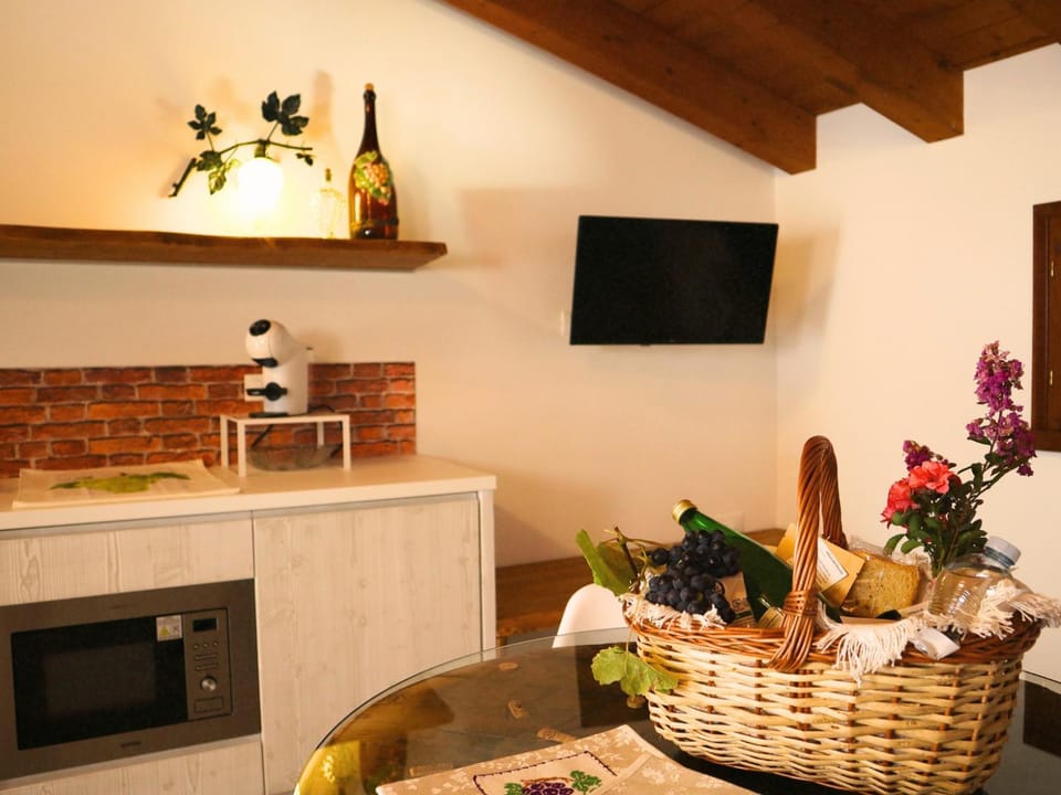 TV and multimedia, Kitchen or kitchenette