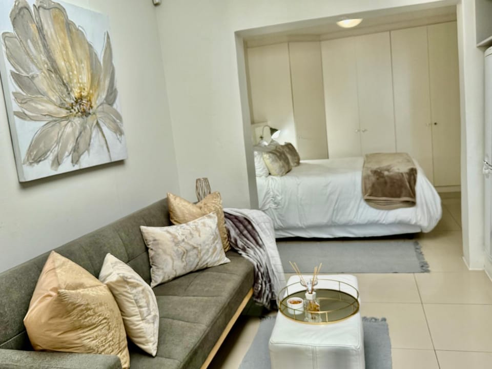 Bed, Living room, Bedroom