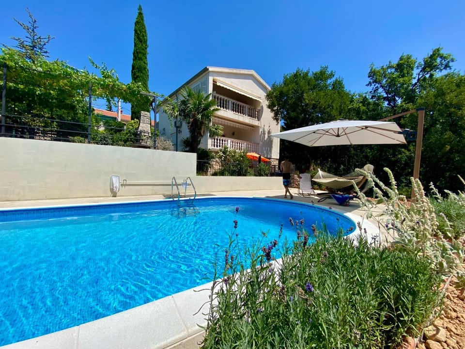 Property building, Day, Balcony/Terrace, Garden view, Pool view, Swimming pool, sunbed