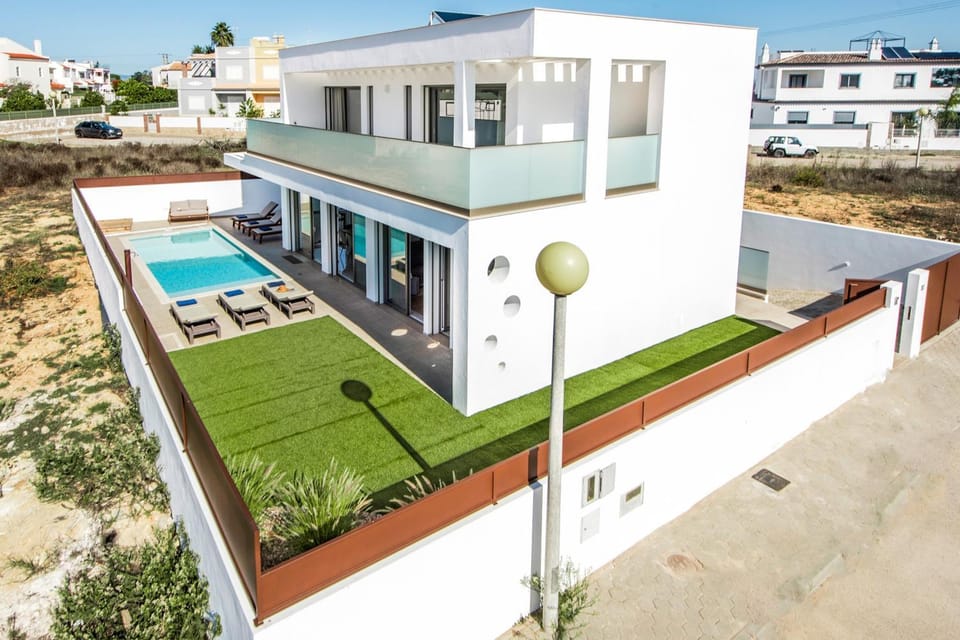 Marvi by Algarve Villa Holidays Villa in Porches