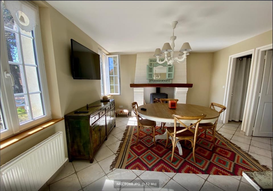 TV and multimedia, Dining area