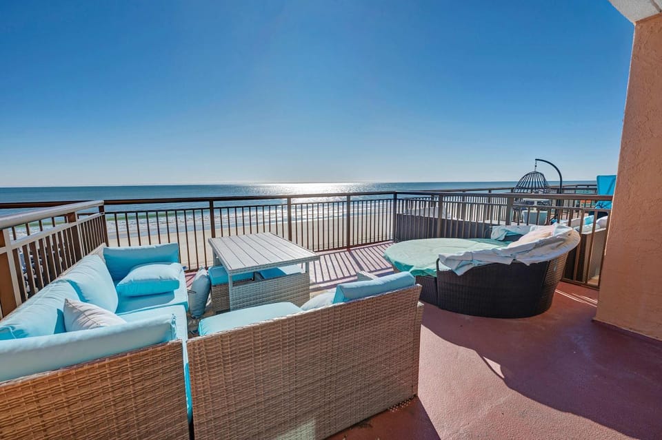 Amazing Honeymoon SuiteCaravelle Resort wTerrace Inn in Myrtle Beach
