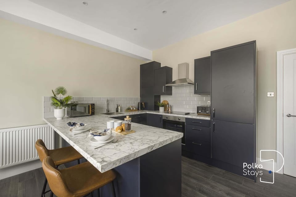 Kitchen or kitchenette, Dining area, dishwasher, oven, pet friendly, stove